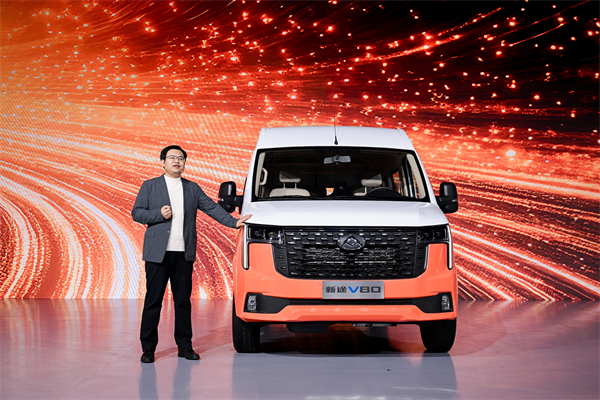 跑得猛、花得少、养得省、全场景！“全场景高价值轻客”上汽大通新途V80 9AT荣耀上市，全面高人一档
