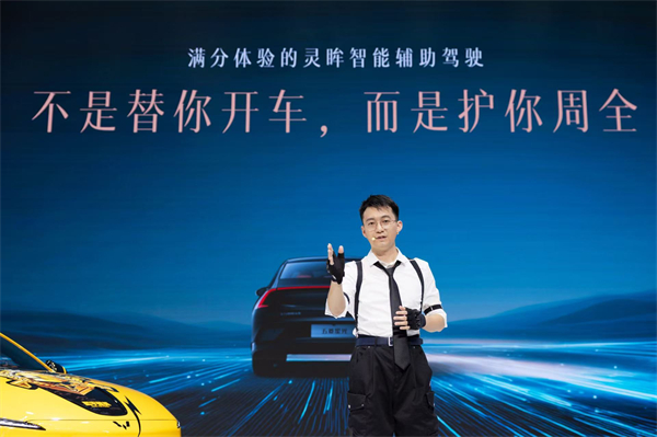 10.98万元起！五菱星光2025款开启预售，携手《和平精英》打造年轻人的智能实战利器！
